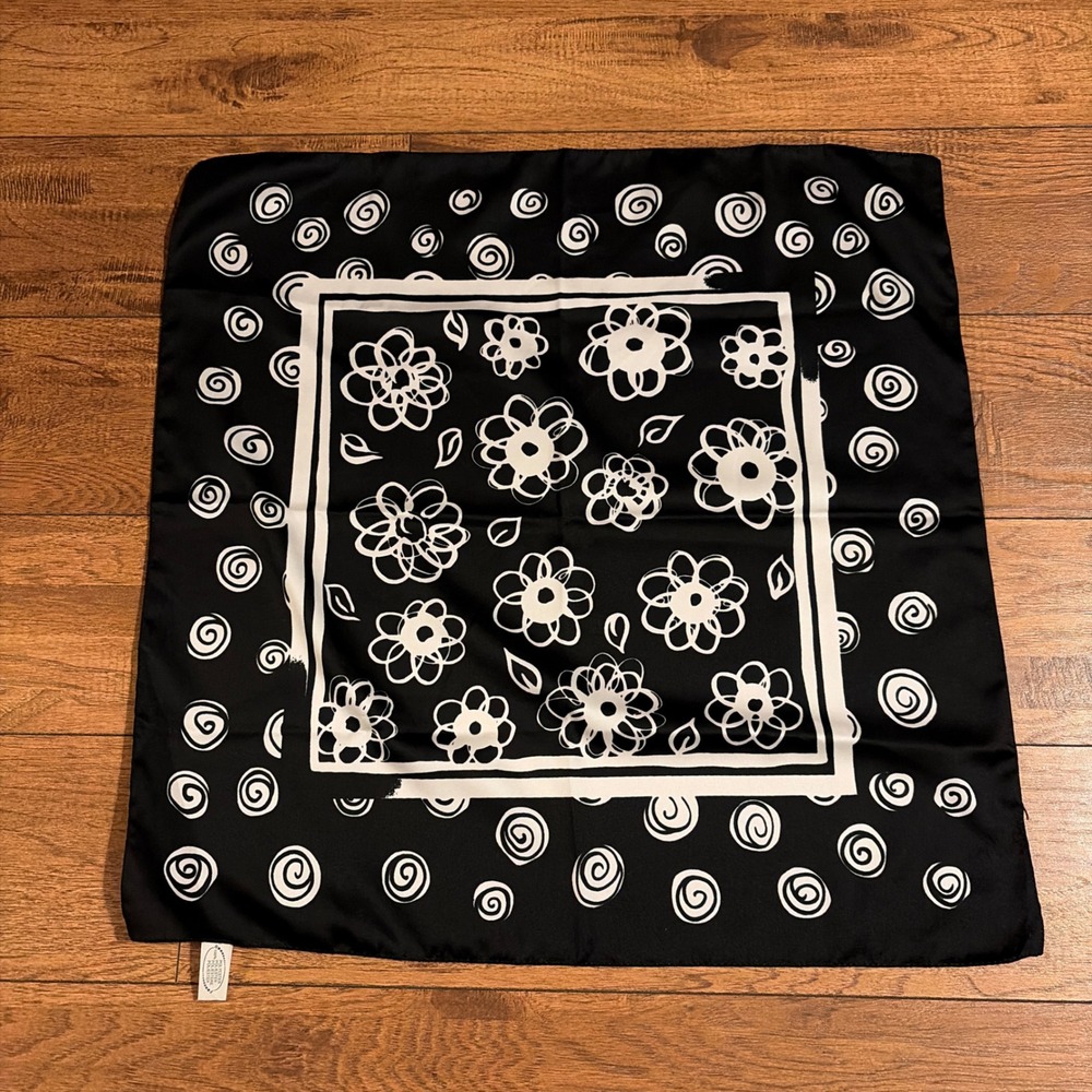 Unbranded Womens Square Neck Scarf Black White Floral OS Made in Italy Polyester